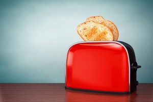 Chrupiące śniadanie – dlaczego warto mieć toster?