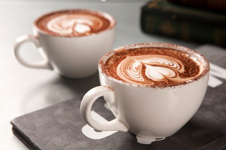 Tymi dodatkami podkręcisz smak swojego cappuccino!