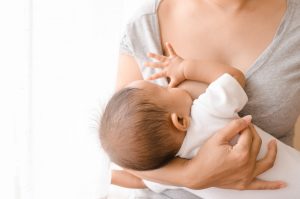 Karmisz naturalnie? Sprawdź, jak powinna wyglądać dieta matek karmiących piersią!