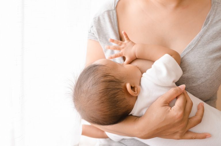 Karmisz naturalnie? Sprawdź, jak powinna wyglądać dieta matek karmiących piersią!