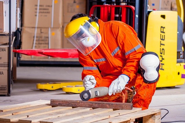 Odzież robocza i ochronna z hurtowni BHP