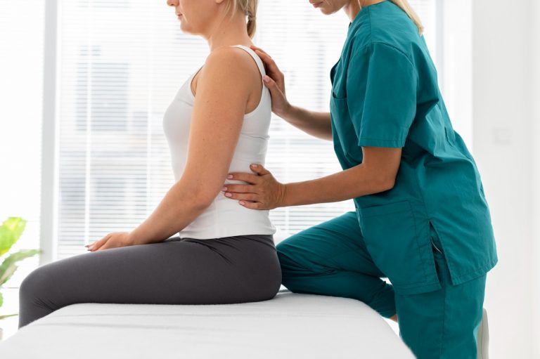 Fizjoterapeuta – kim jest i w czym może pomóc?