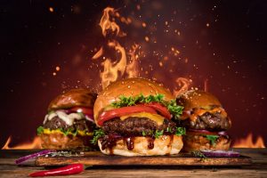 Krótka historia hamburgerów: Od ulicznej przekąski do kulinarnego fenomenu