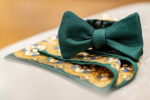 Męska elegancja w detalach – dodatki, które robią różnicę