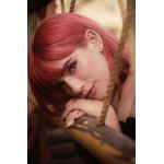 Kolczyki nausznice założone na ucho — delikatna, modna biżuteria w stylu minimalistycznym