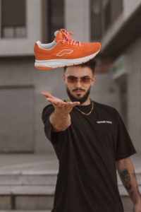Kupiłam to z TikToka, choć wcale tego nie szukałam. Jak działa psychologia TikTok Shop